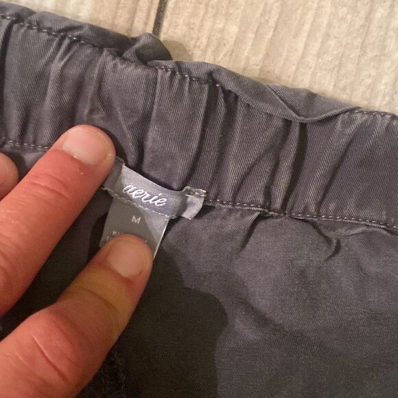 AERIE Size Medium Charcoal Gray Paperbag Shorts with Tie Front - Picture 3 of 6